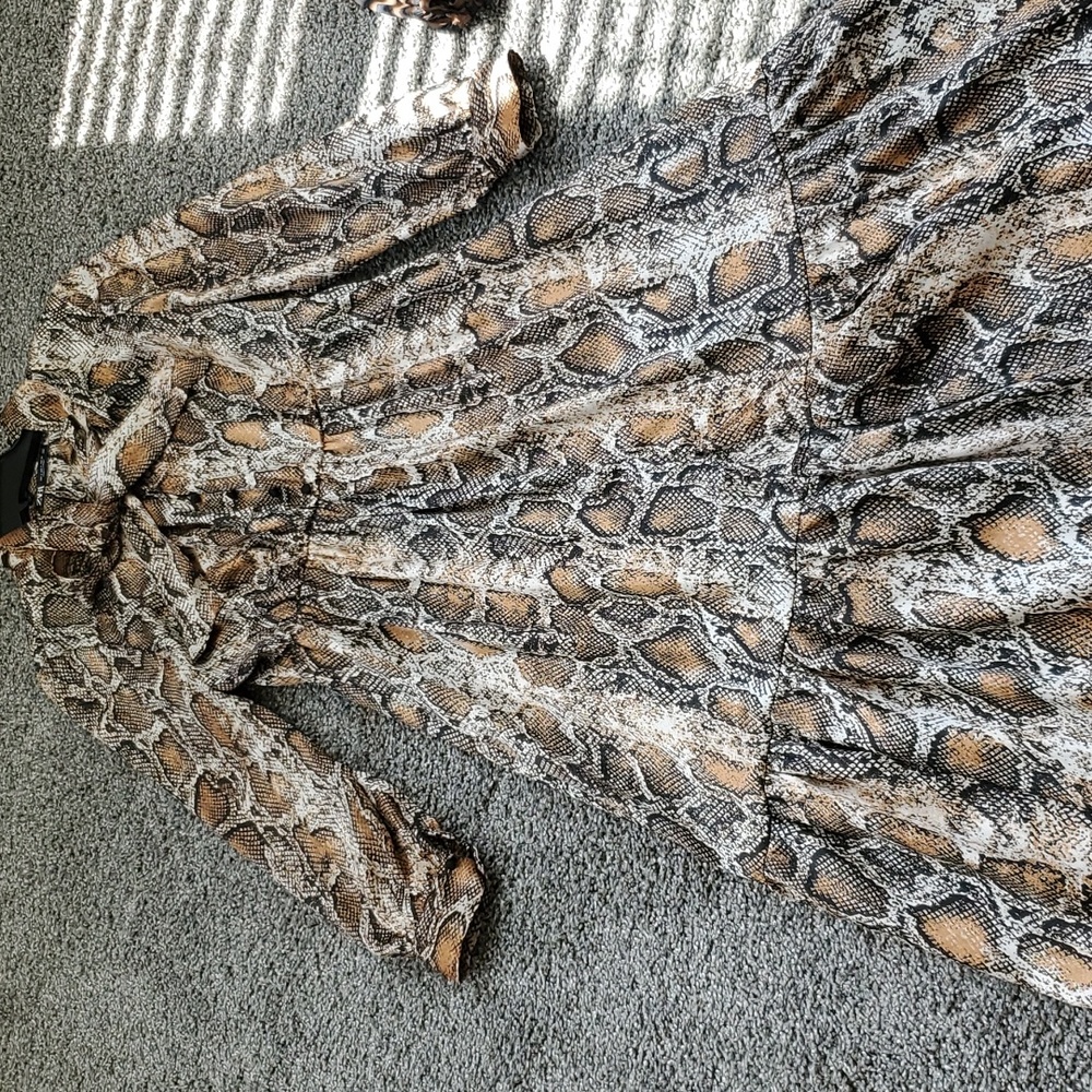 Snake printed med dress